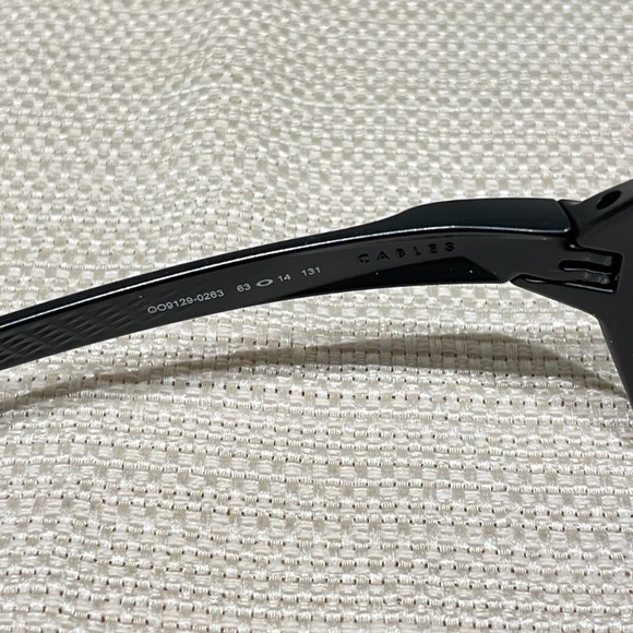 OAKLEY CABLES SUNGLASSES - PRIZM GREY LENSES - Picture 5 of 6